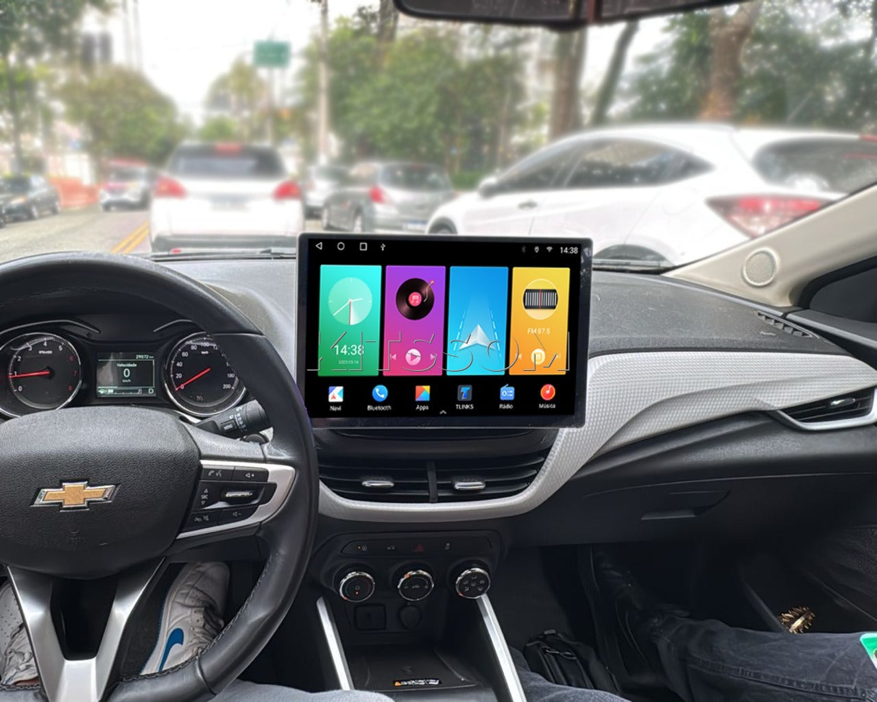 Multimídia Tracker 2020 2021 2022 2023 2024 2025 2026 V2 Tesla 13"